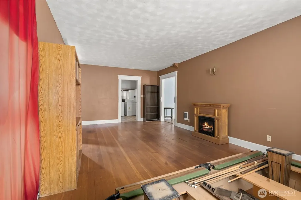 212 Alder Street South Bend WA 98586