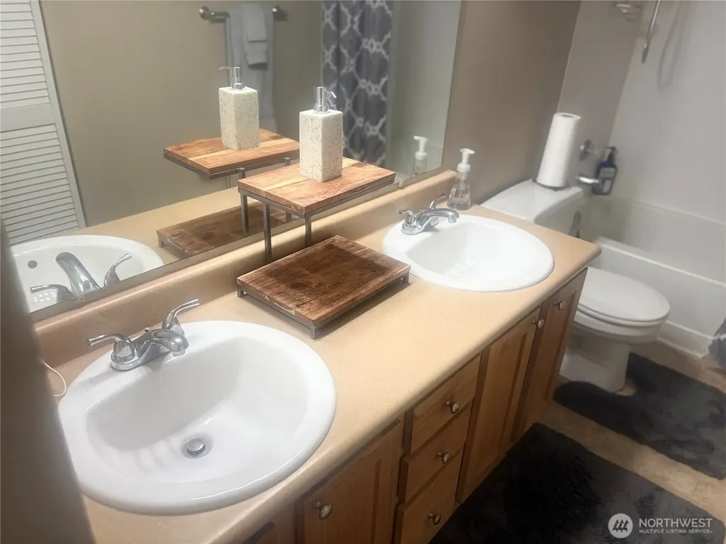 31500 33rd Place SW Federal Way WA 98023