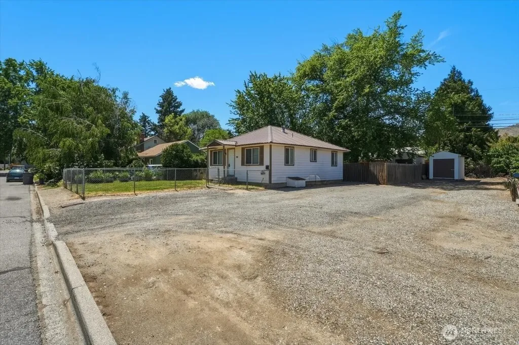 1012 Yale Avenue Wenatchee WA 98801