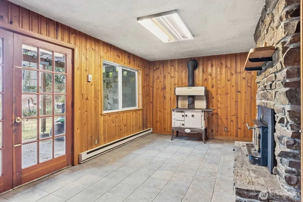 829 SW Lake Roesiger Road Snohomish WA 98290