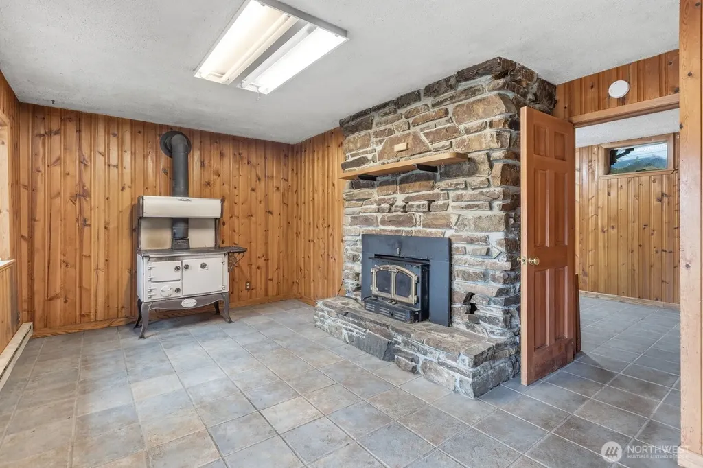 829 SW Lake Roesiger Road Snohomish WA 98290