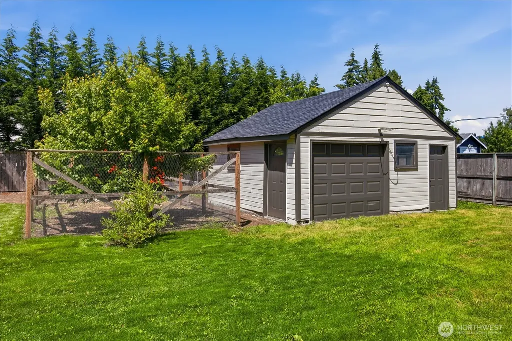 10528 25th Avenue E Tacoma WA 98445