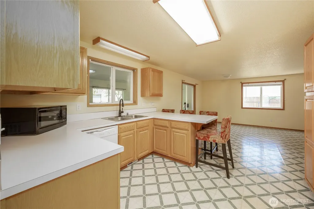 711 NE 175 Avenue Vancouver WA 98684