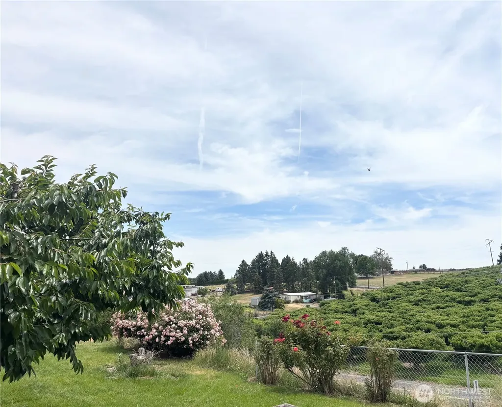 2261 Pleasant Hill Road Selah WA 98942