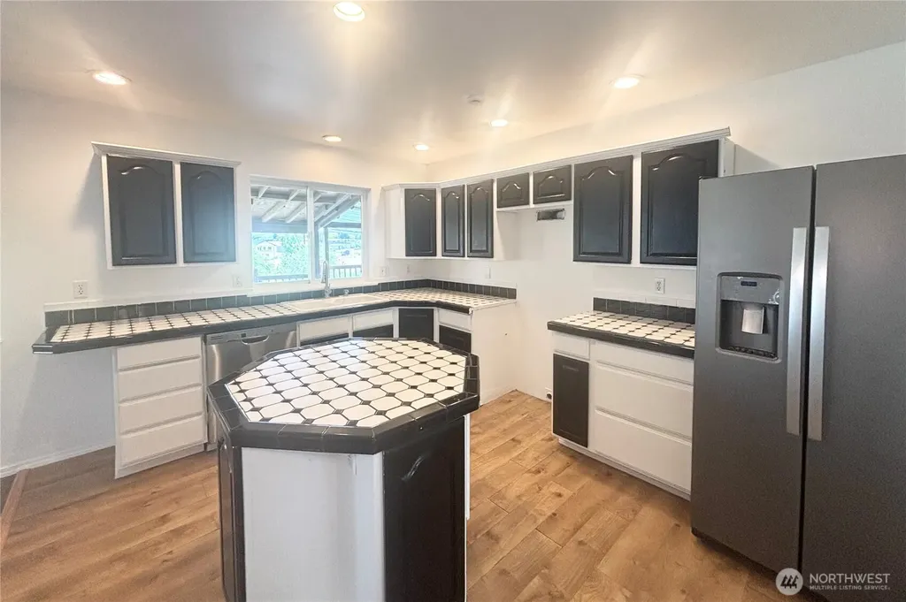 2261 Pleasant Hill Road Selah WA 98942