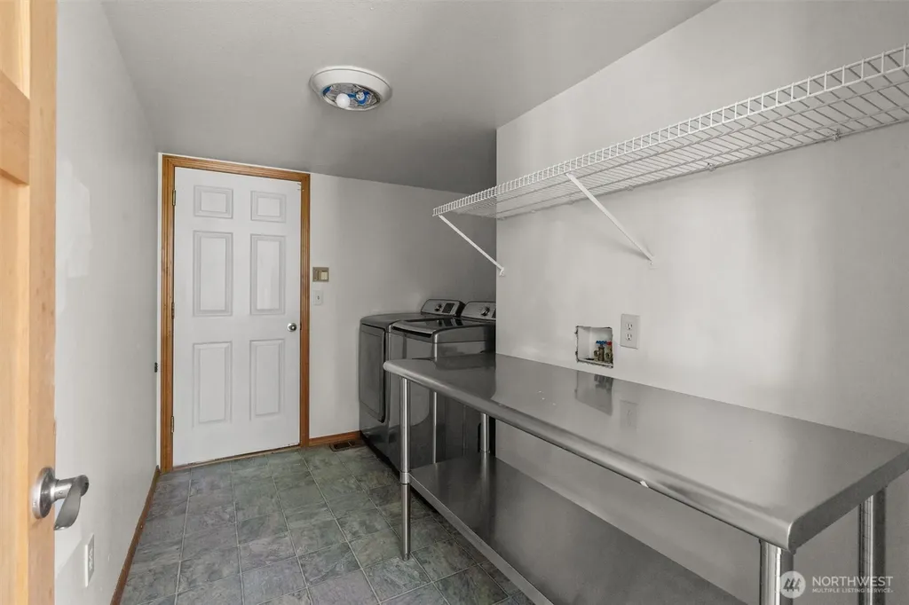 22507 SE 261st Street Maple Valley WA 98038