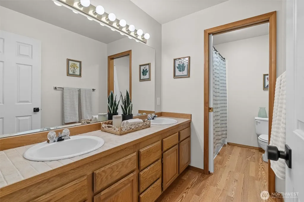 22507 SE 261st Street Maple Valley WA 98038