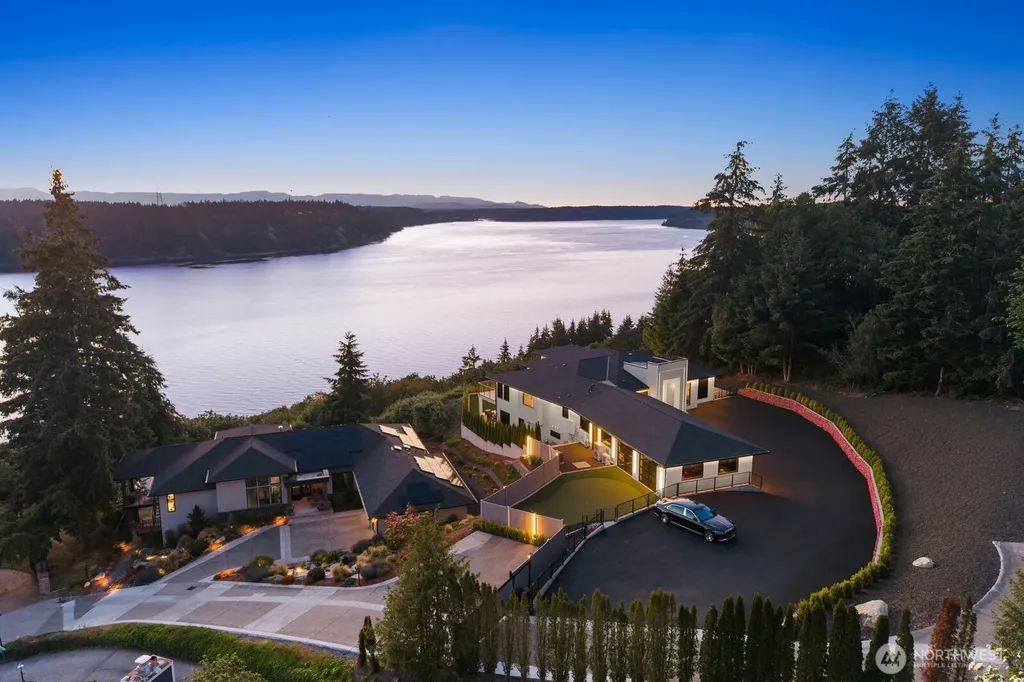 3024 N Vista View Drive Tacoma WA 98407