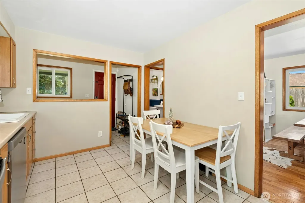 12647 2nd Avenue S Burien WA 98168