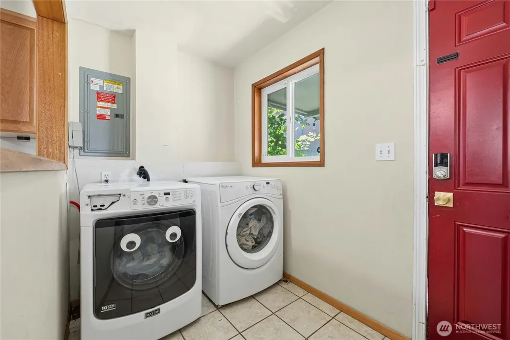 12647 2nd Avenue S Burien WA 98168