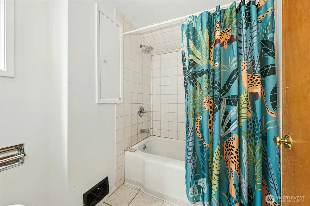 12647 2nd Avenue S Burien WA 98168