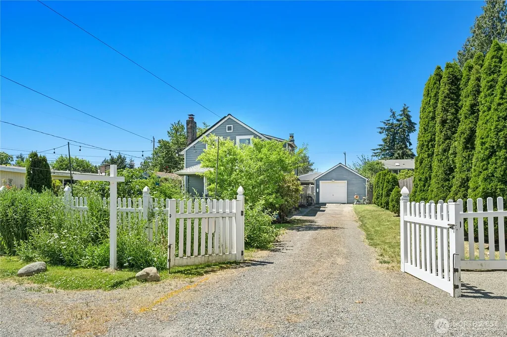 12647 2nd Avenue S Burien WA 98168