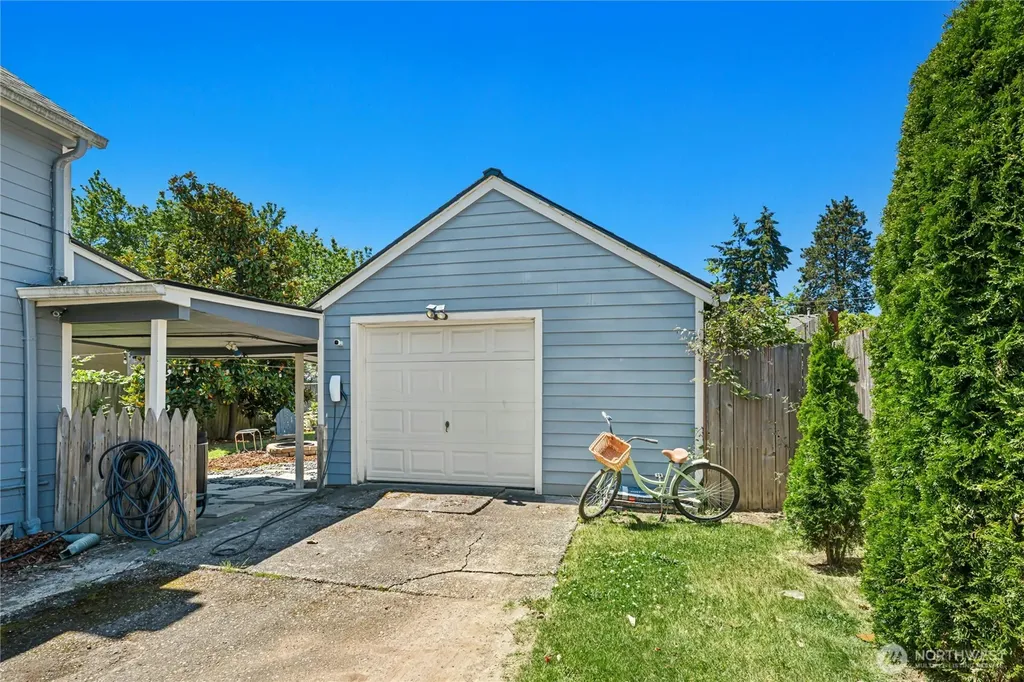 12647 2nd Avenue S Burien WA 98168