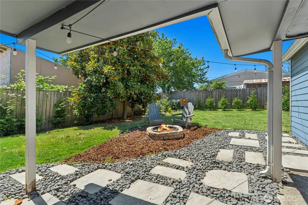 12647 2nd Avenue S Burien WA 98168