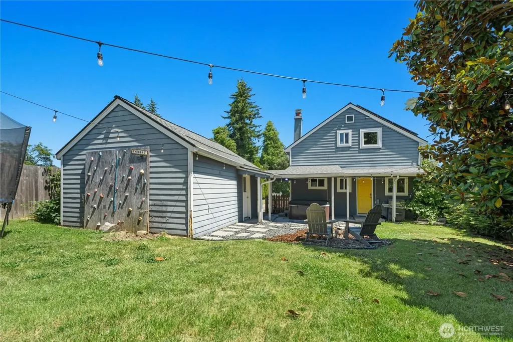 12647 2nd Avenue S Burien WA 98168