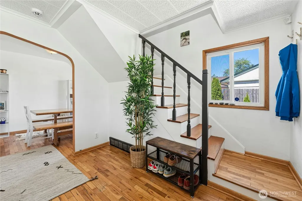 12647 2nd Avenue S Burien WA 98168