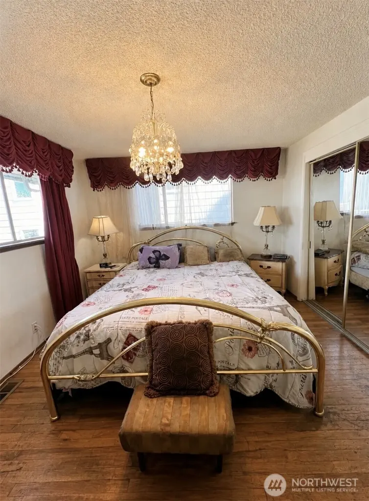 5919 19th Ave S Seattle WA 98108