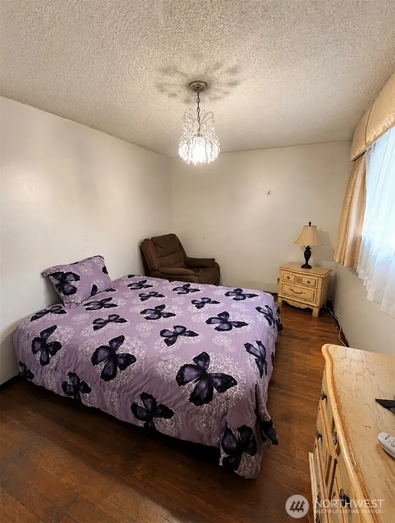 5919 19th Ave S Seattle WA 98108