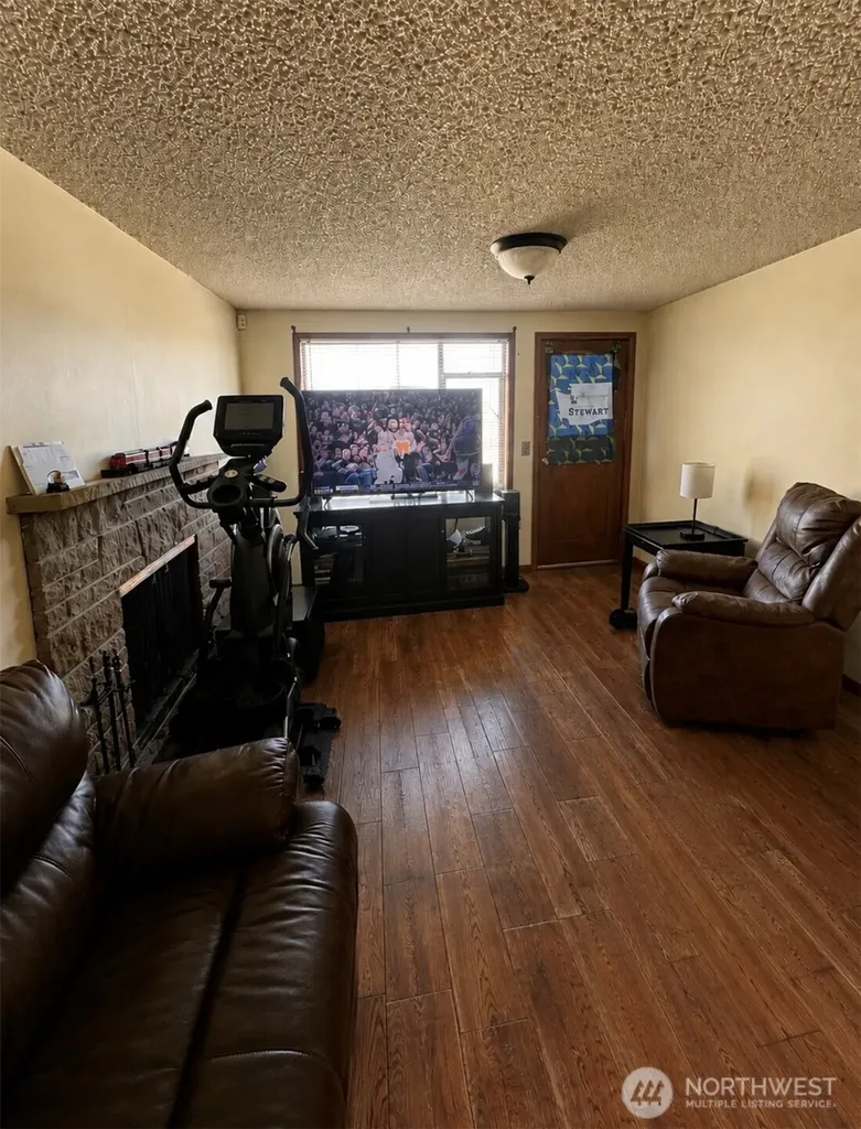 5919 19th Ave S Seattle WA 98108