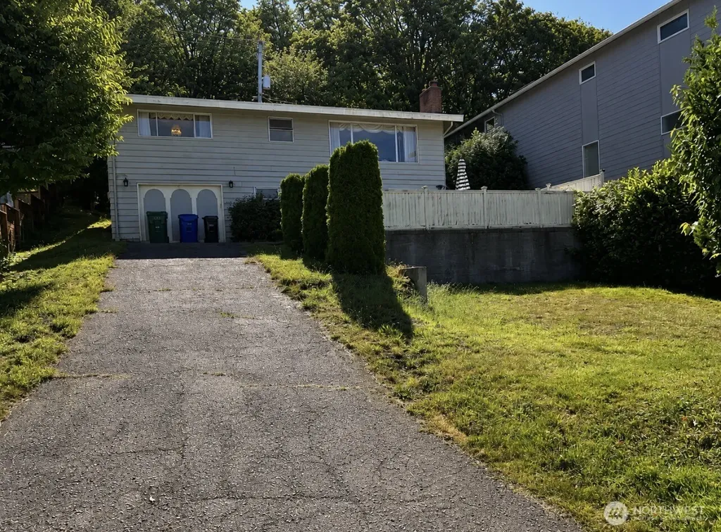 5919 19th Ave S Seattle WA 98108