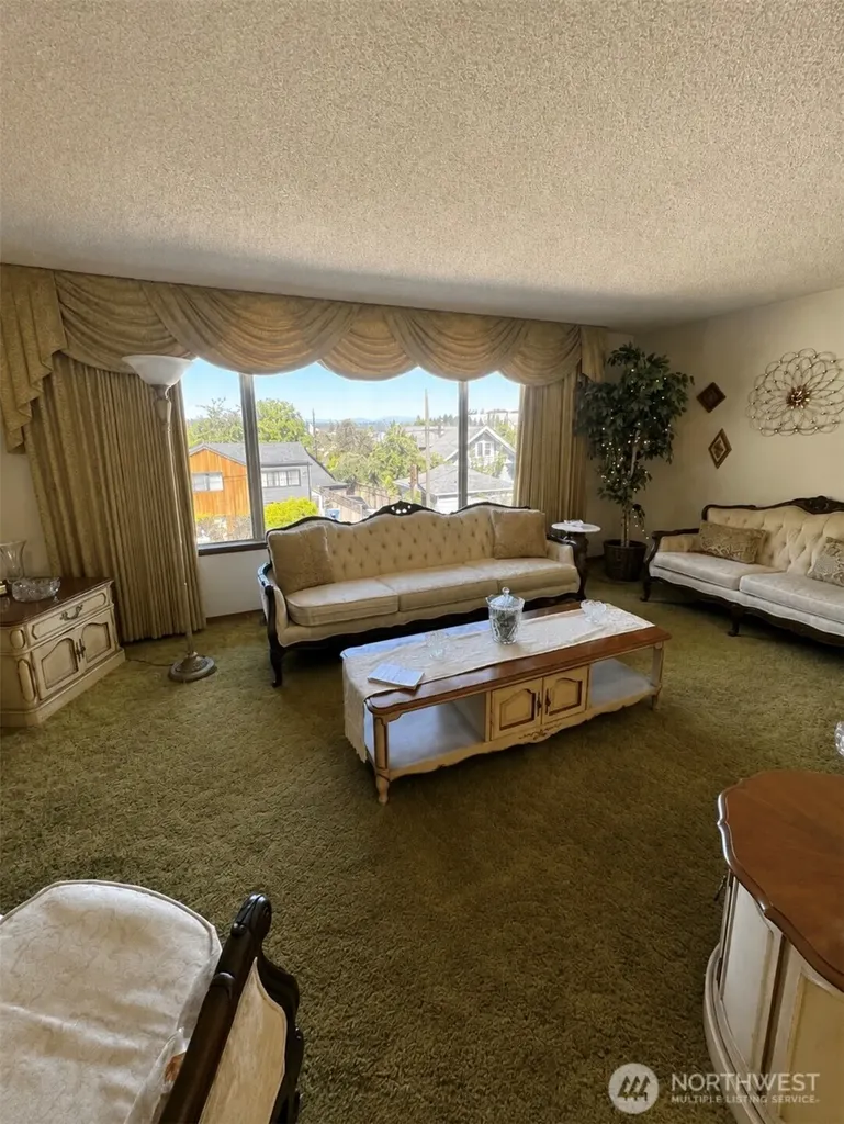 5919 19th Ave S Seattle WA 98108