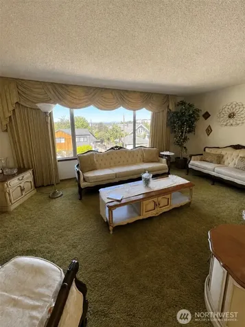5919 19th Ave S Seattle WA 98108