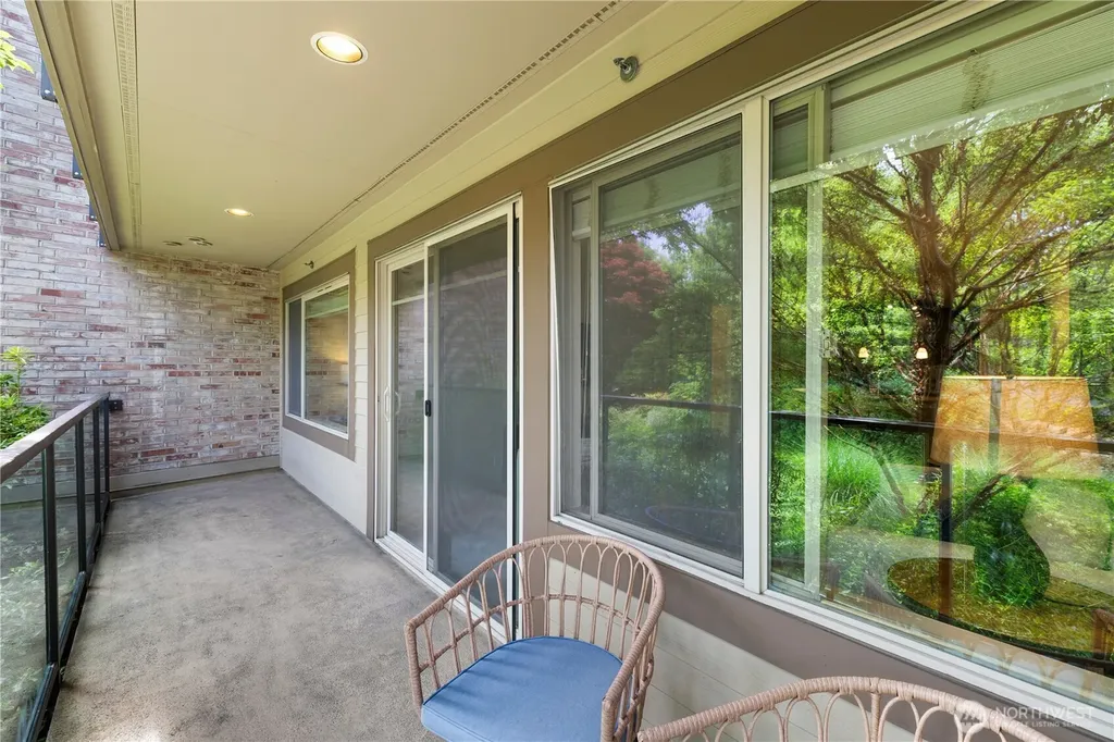 511 100th Avenue NE Bellevue WA 98004