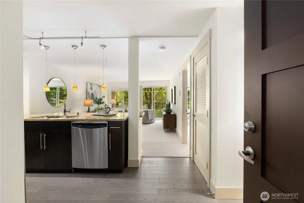 511 100th Avenue NE Bellevue WA 98004