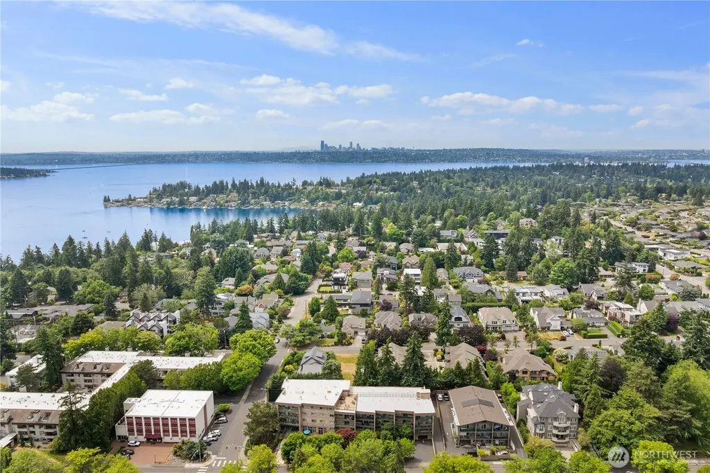 511 100th Avenue NE Bellevue WA 98004