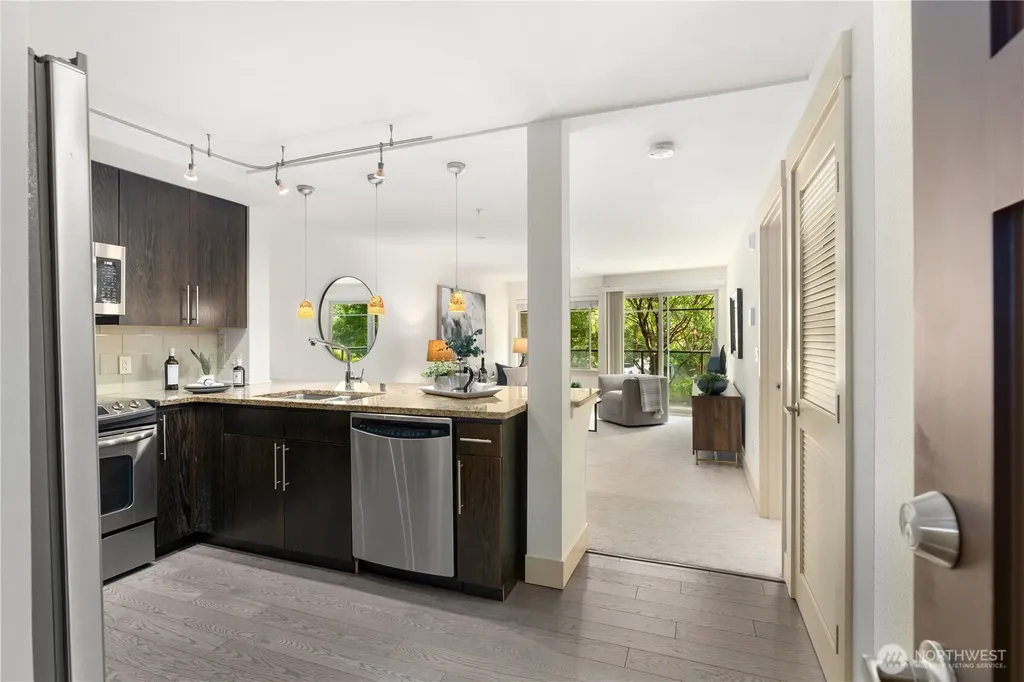 511 100th Avenue NE Bellevue WA 98004
