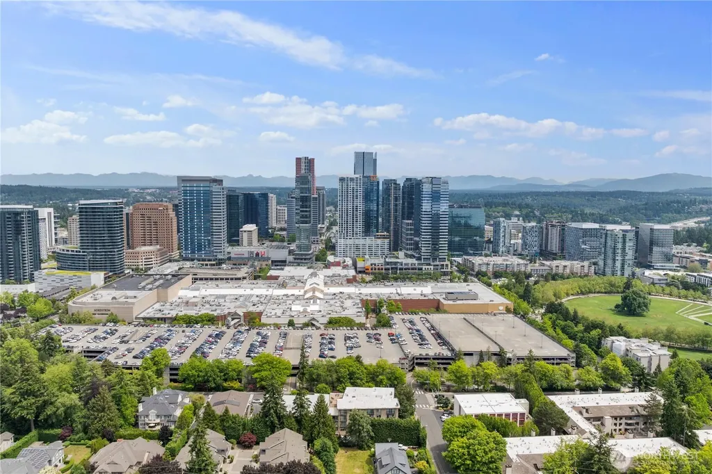 511 100th Avenue NE Bellevue WA 98004