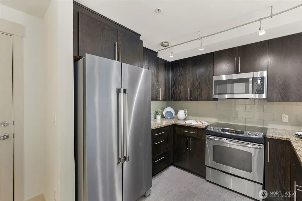 511 100th Avenue NE Bellevue WA 98004