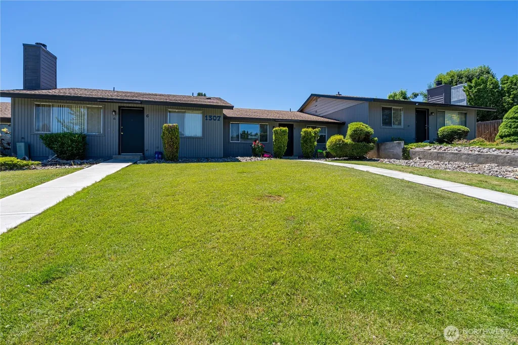 340 Pear Lane Wenatchee WA 98801