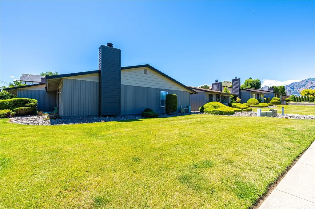 340 Pear Lane Wenatchee WA 98801