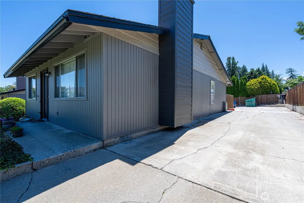 340 Pear Lane Wenatchee WA 98801