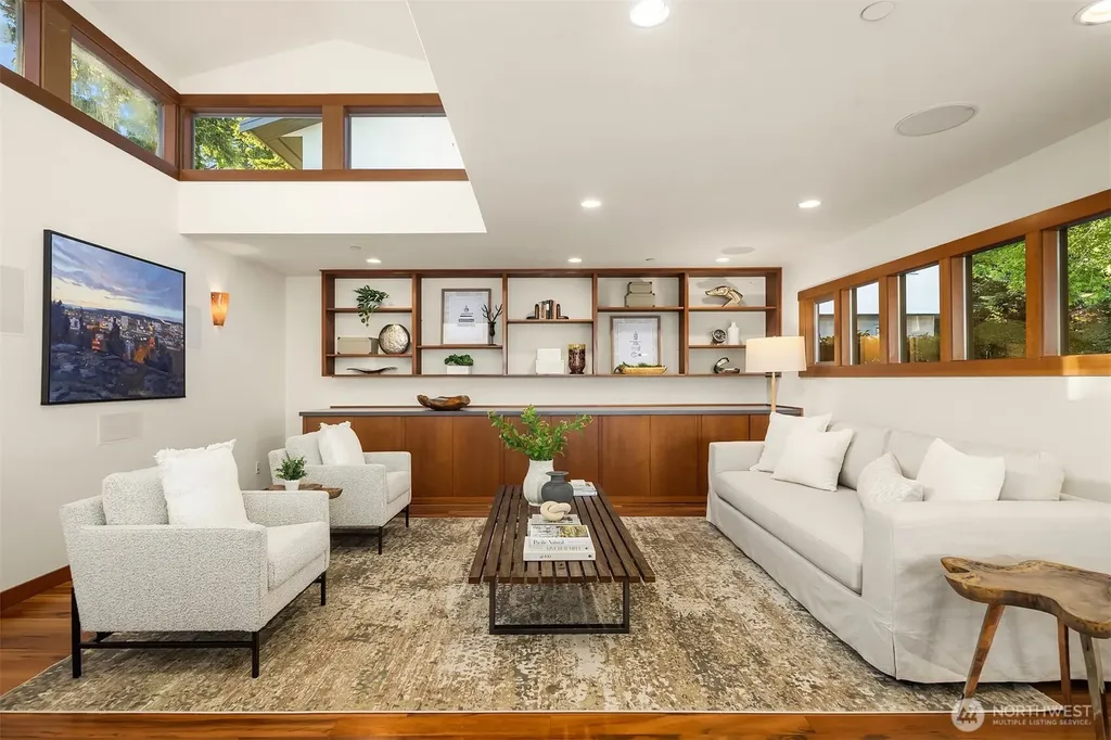 10929 SE Lake Road Bellevue WA 98004