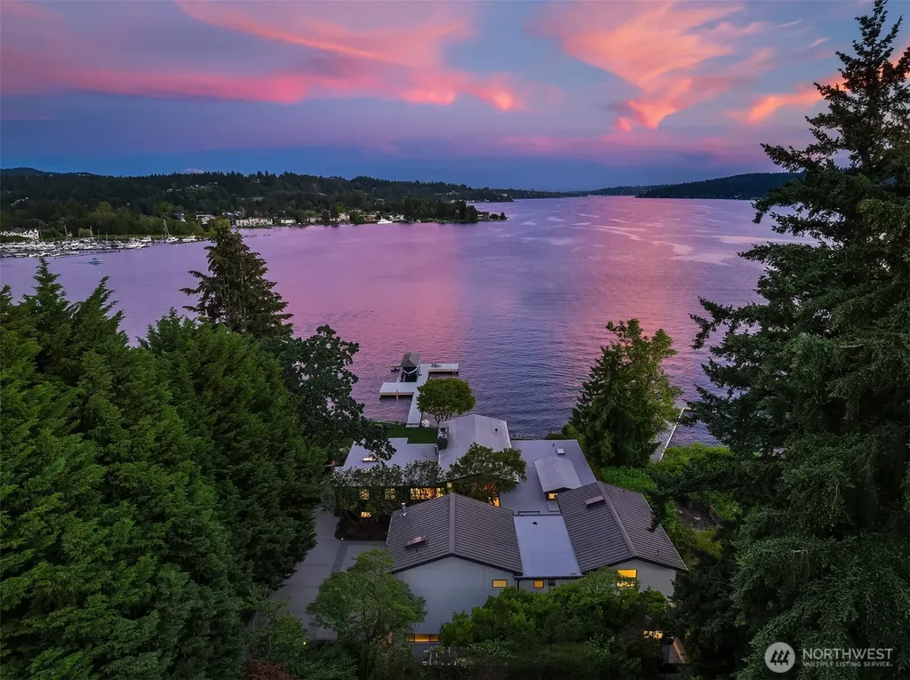 10929 SE Lake Road Bellevue WA 98004