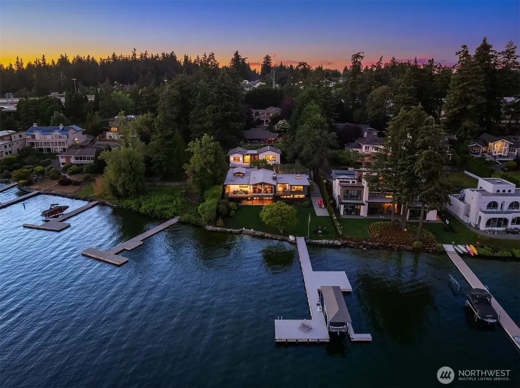 10929 SE Lake Road Bellevue WA 98004