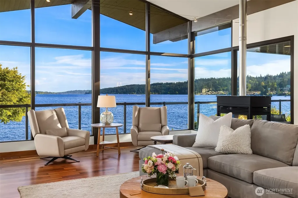 10929 SE Lake Road Bellevue WA 98004