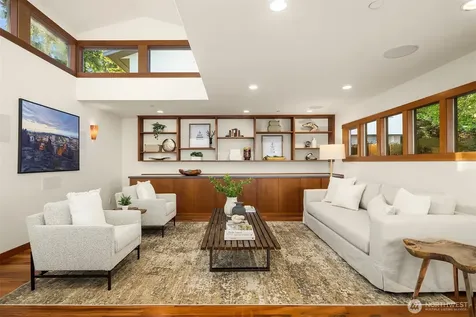 10929 SE Lake Road Bellevue WA 98004