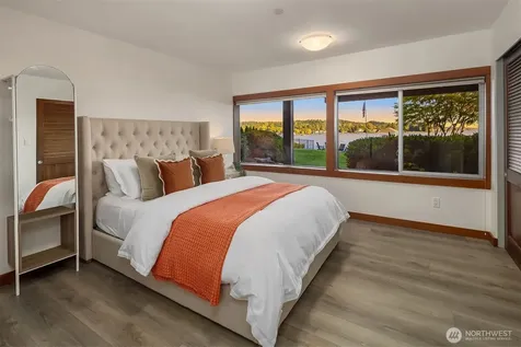 10929 SE Lake Road Bellevue WA 98004