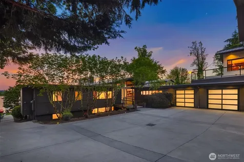 10929 SE Lake Road Bellevue WA 98004