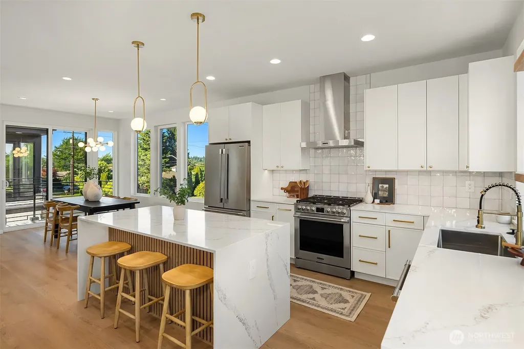 9739 12th Avenue NW Seattle WA 98117