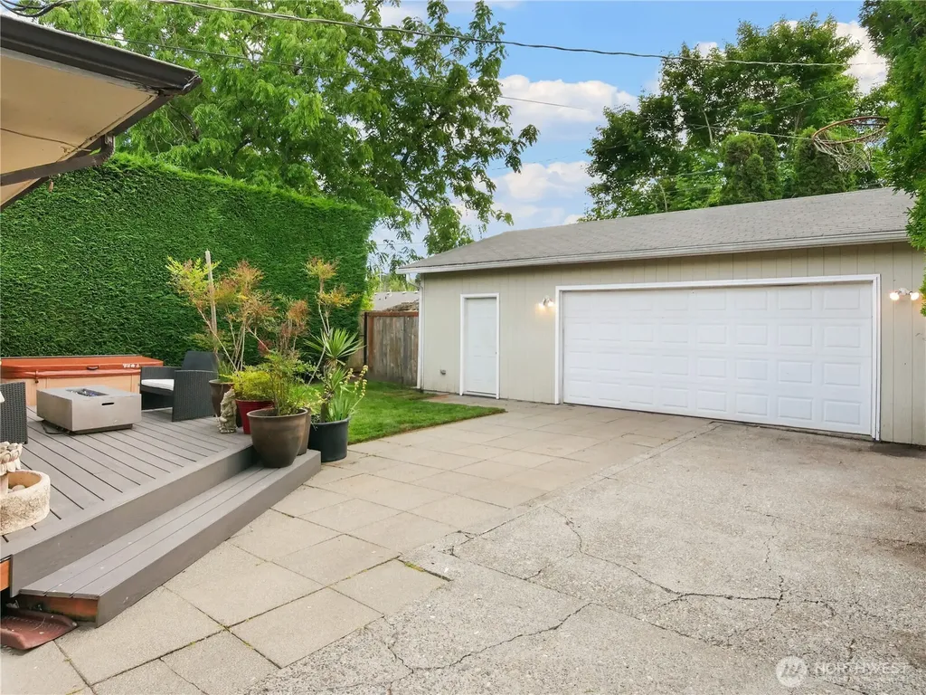 9219 30th Avenue SW Seattle WA 98126