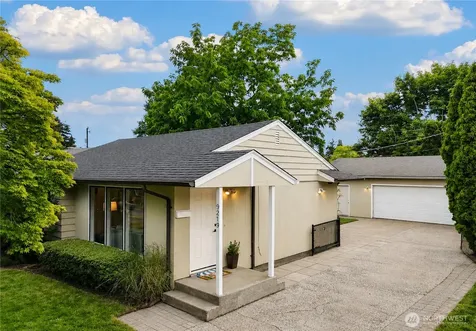 9219 30th Avenue SW Seattle WA 98126