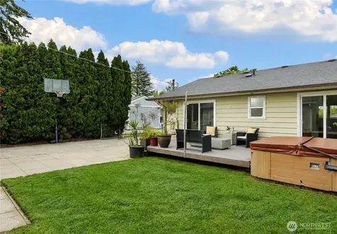 9219 30th Avenue SW Seattle WA 98126