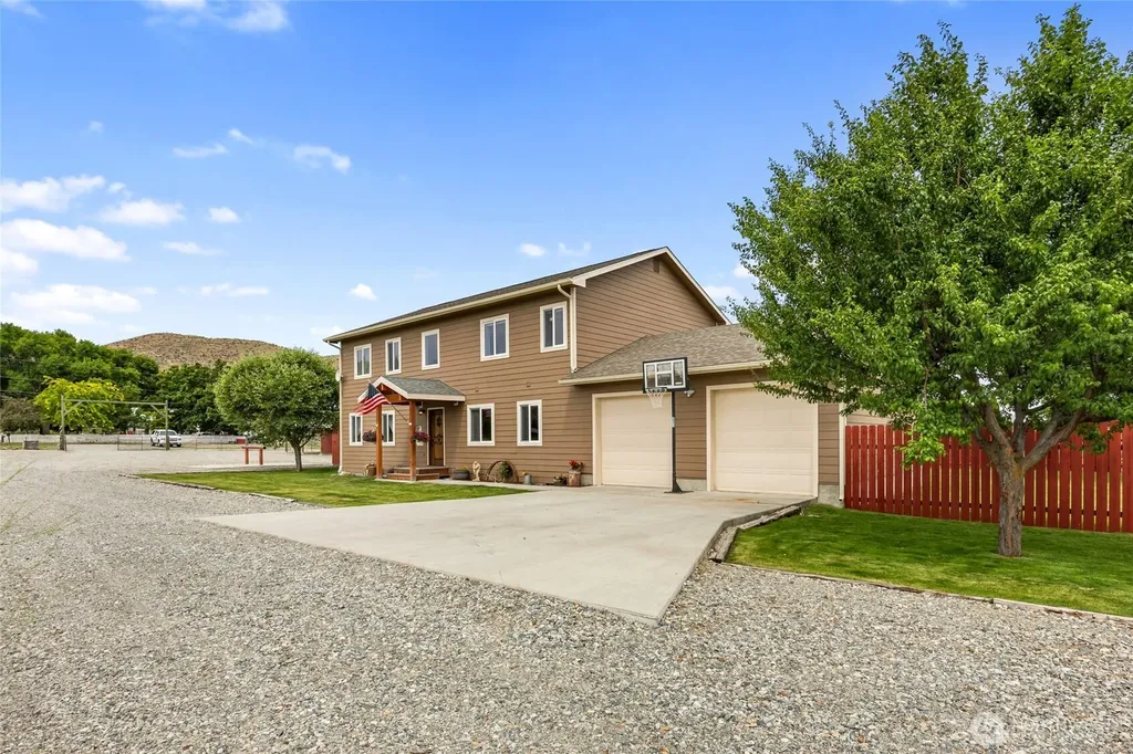 12 S Kirkpatrick Road Omak WA 98841