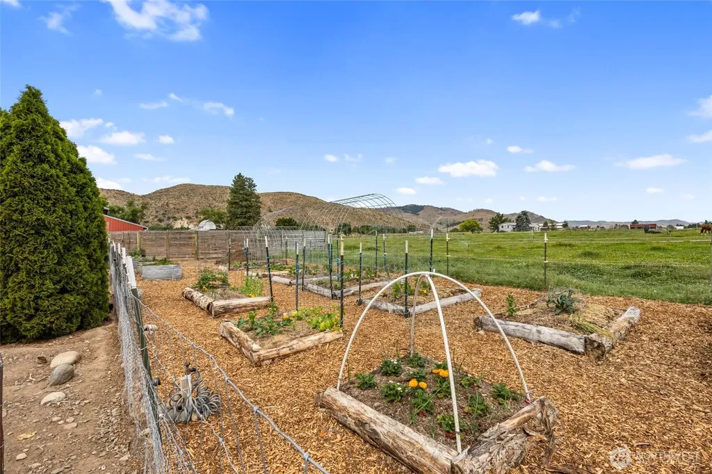 12 S Kirkpatrick Road Omak WA 98841