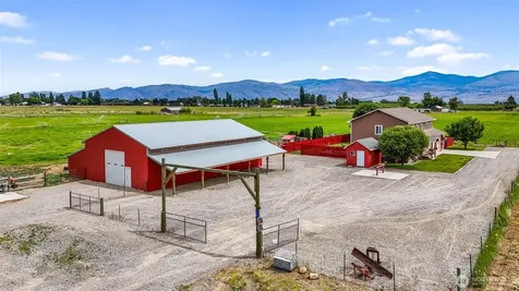 12 S Kirkpatrick Road Omak WA 98841