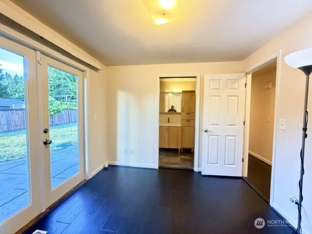20628 NE 75th Place Redmond WA 98053